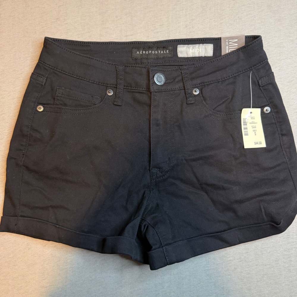 Aeropostale Midi Shorts Womens 2 Black Stretch Cuffed 3.5 Inseam NWT 3869